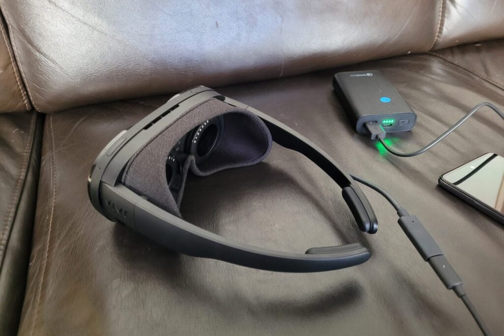 VR-Brille von hinten gesehen