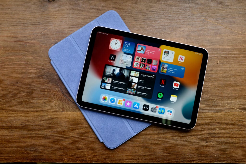 iPad Mini 6 vorne mit Hülle