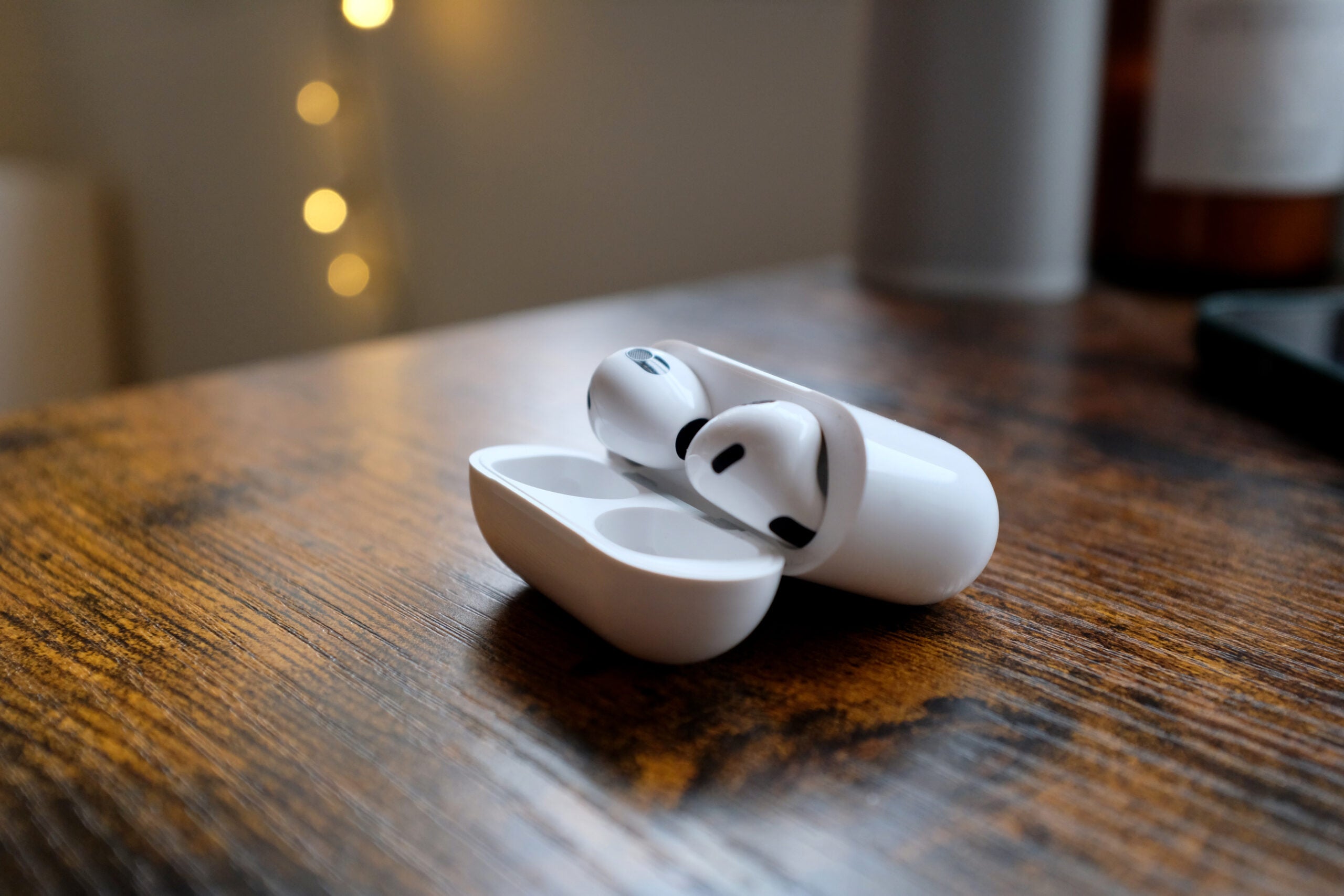 Apple deutet an dass AirPods Bluetooth hinter sich lassen koennten