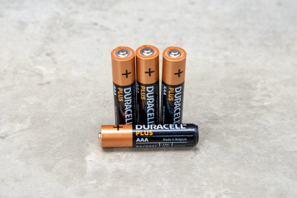 Duracell Plus AAA eine Batterie liegend