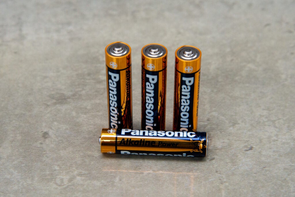 Panasonic Alkaline Power AAA eine Batterie liegend