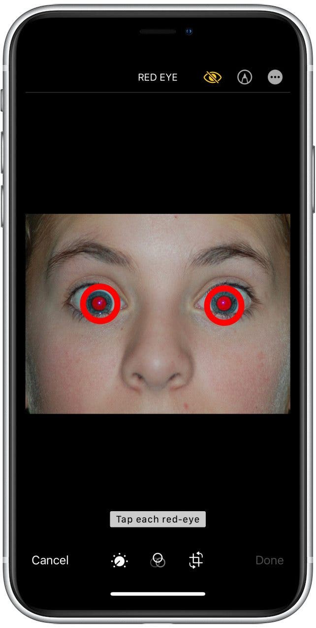 Tippen Sie auf jedes rote Auge im Bild, auf das Sie die Rote-Augen-Korrektur anwenden möchten. 