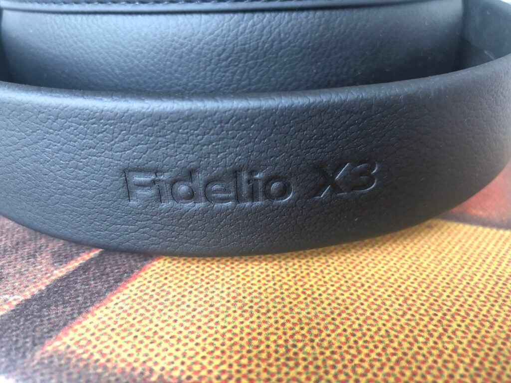 Philips Fidelio X3 Stirnband-Logo