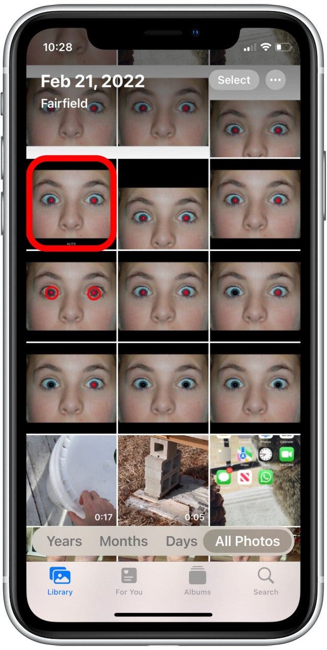 Öffnen Sie in der Fotos-App ein Foto mit roten Augen.  Dies ist der erste Schritt, um rote Augen in Fotos loszuwerden.