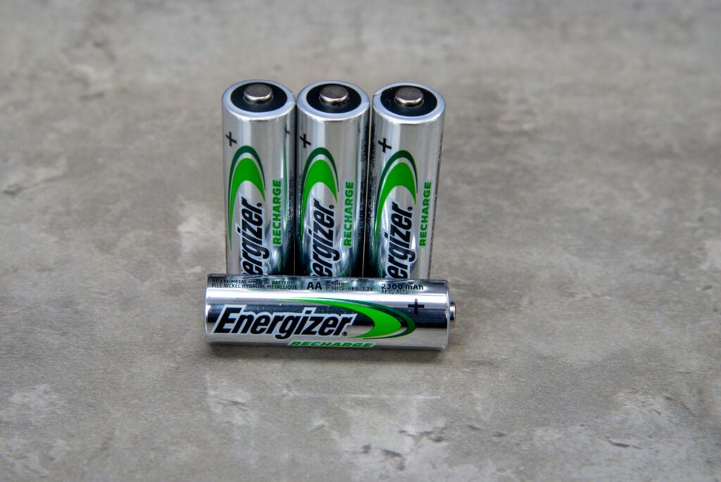Energizer Recharge Extreme AA 2300mAh eine Batterie liegend