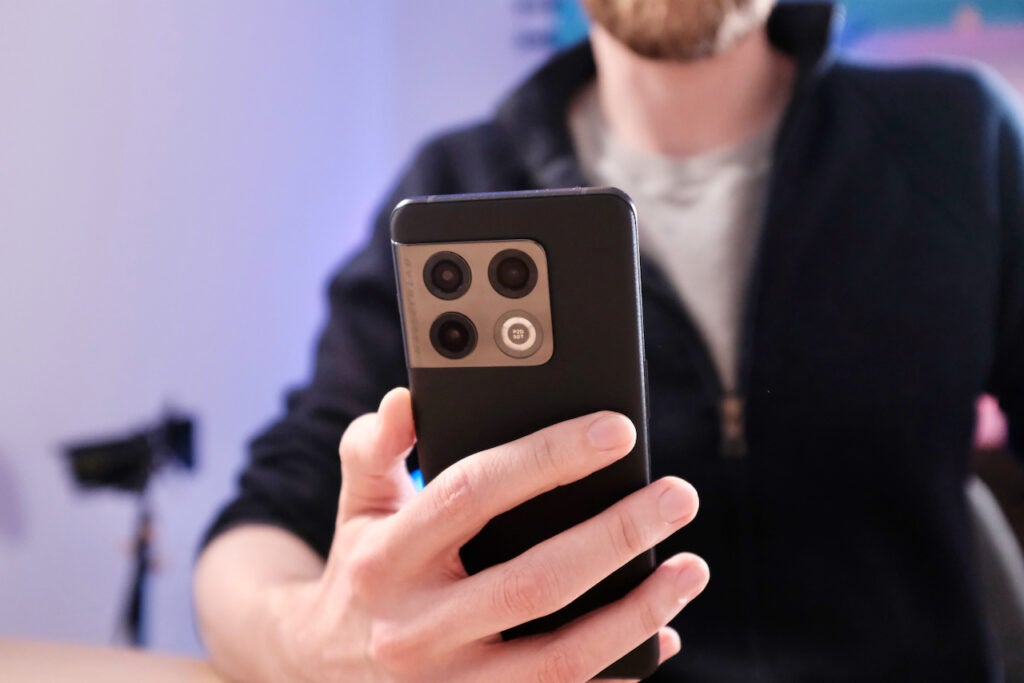 Der Kamerabuckel auf der Rückseite des OnePlus 10 Pro