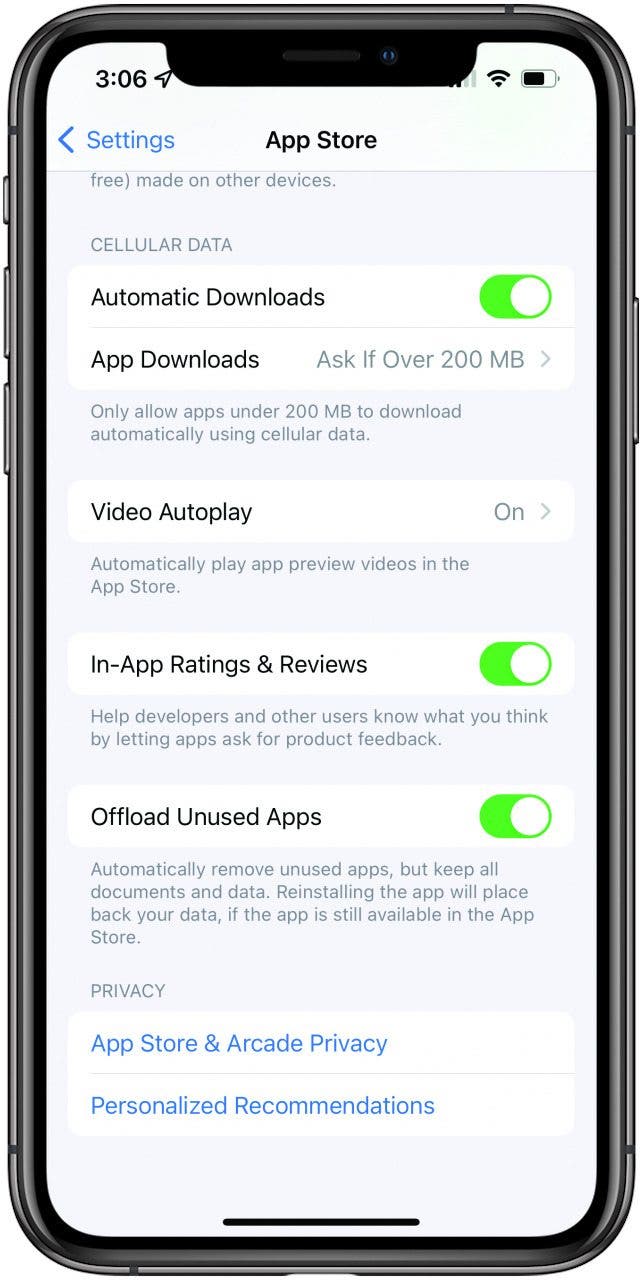 App Store-Einstellungsbildschirm mit Offload Unused Apps auf dem Bildschirm und aktiviert.