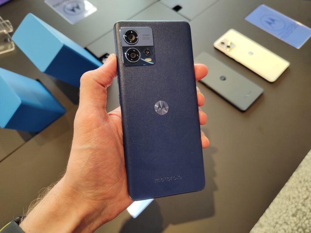 Motorola Edge 30 Fusion Rückseite aus blauem veganem Leder