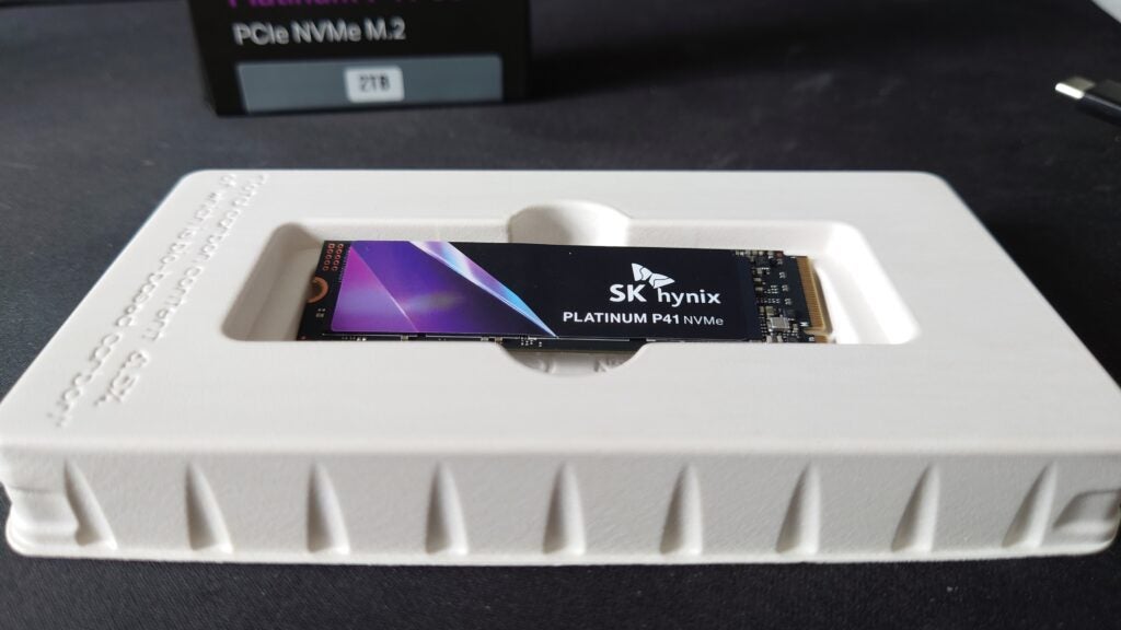 Die SK Hynix Platinum P41 Gen 4.0 NVMe SSD im Karton