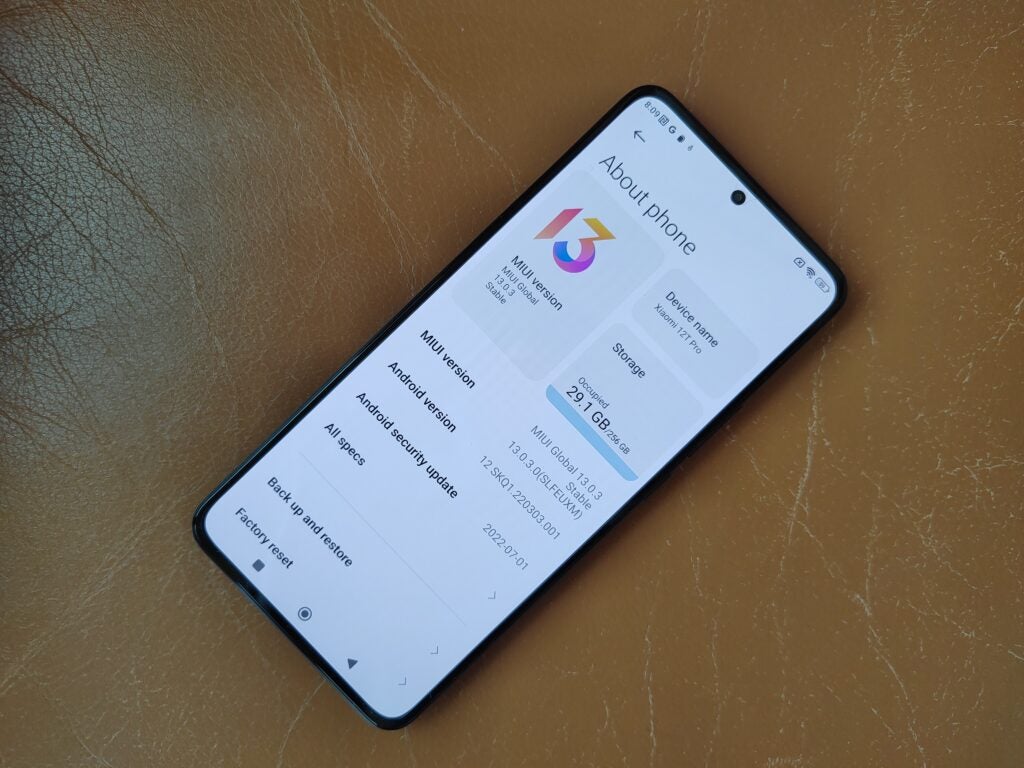 Xiaomi 12T Pro über Telefonbildschirm