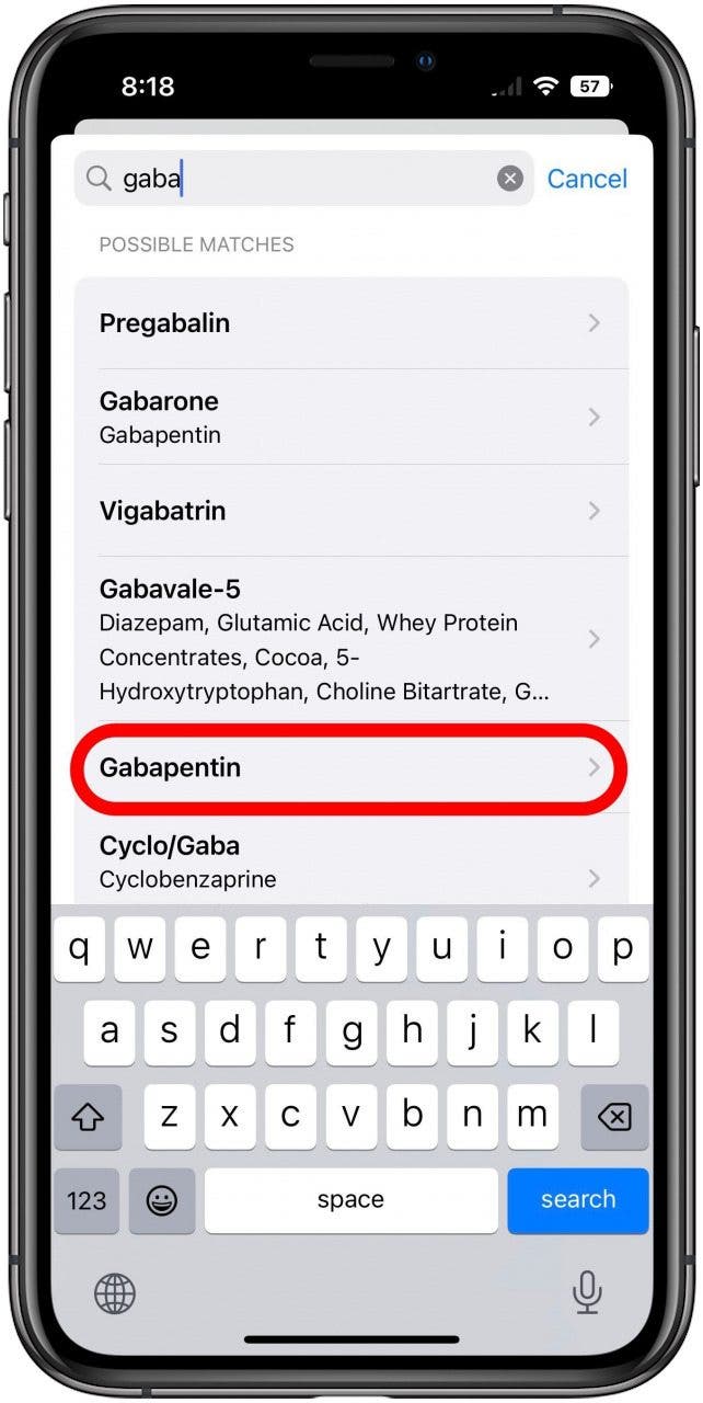 Health-App auf dem Bildschirm, um nach einem neuen Medikament zu suchen, das hinzugefügt werden kann.  Es wurde ein Teil des Suchbegriffs eingegeben und ein Eintrag in der Vorschlagsliste markiert.