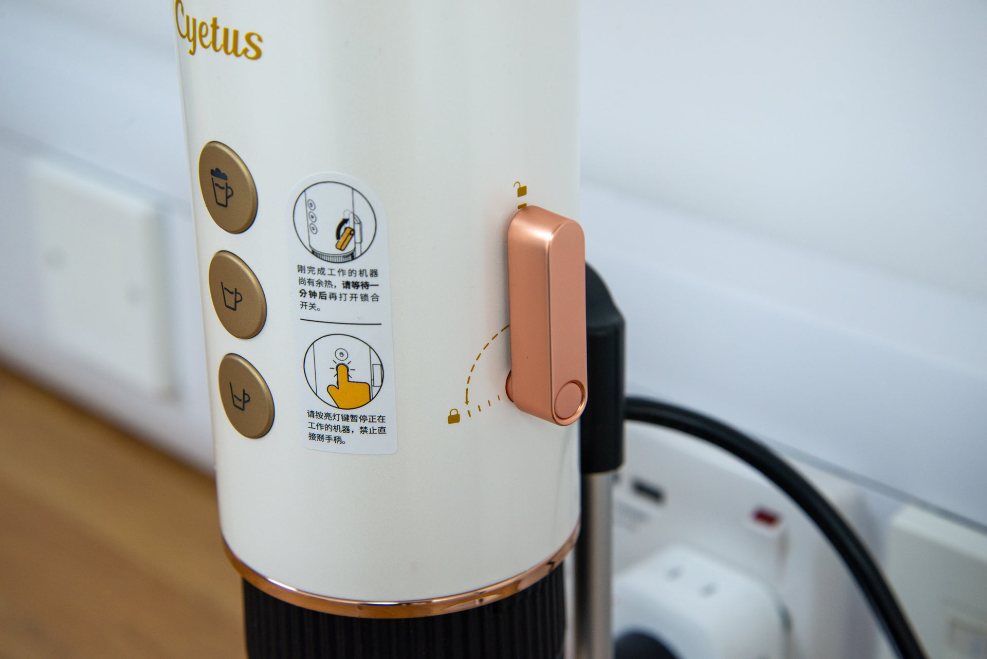 Cyetus Mini 4-in-1 Instant-Erhitzungs-Espresso-Kaffeemaschine Sperrschalter