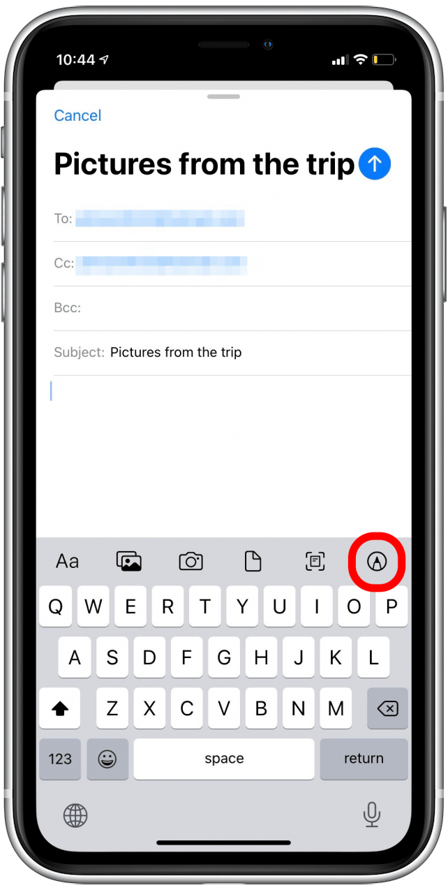 Tippen Sie auf das Markierungssymbol, um einen E-Mail-Anhang zu markieren