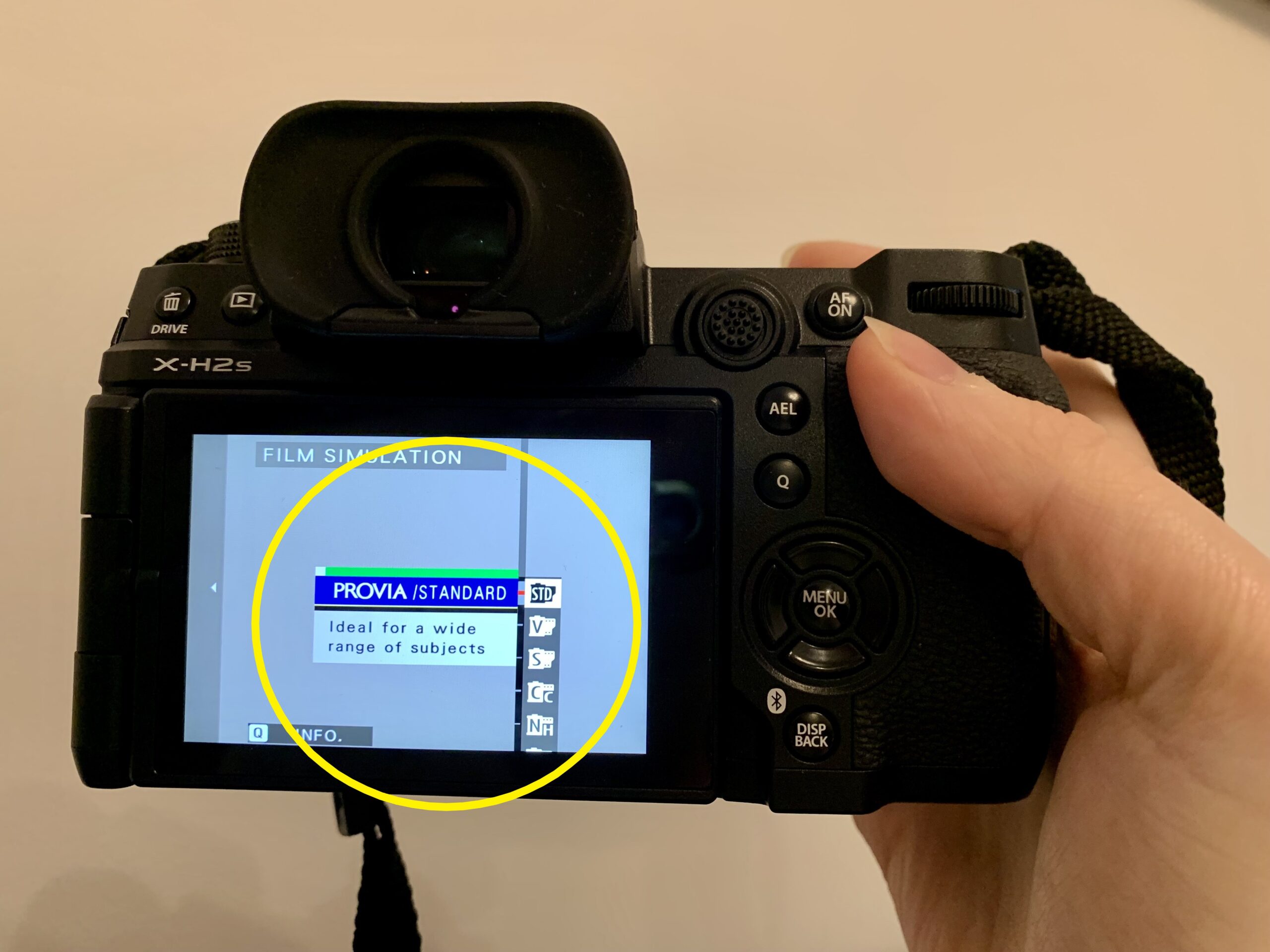 So ändern Sie die Filmsimulation auf einer Fujifilm-Kamera