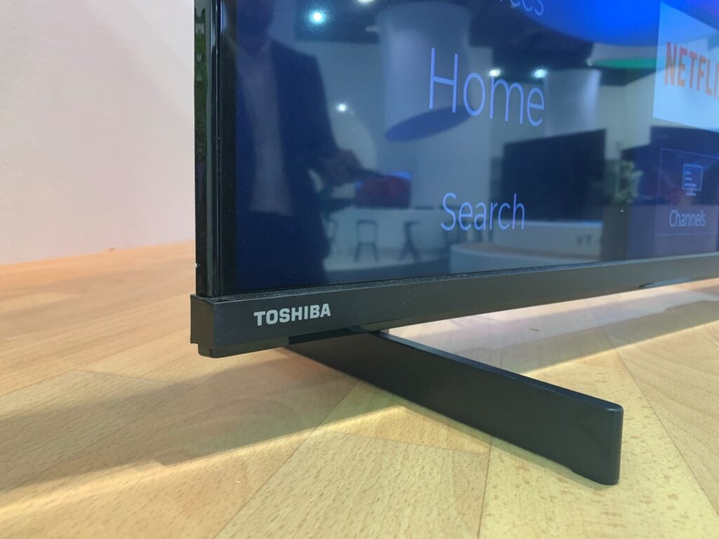 Toshiba UK4D Füße