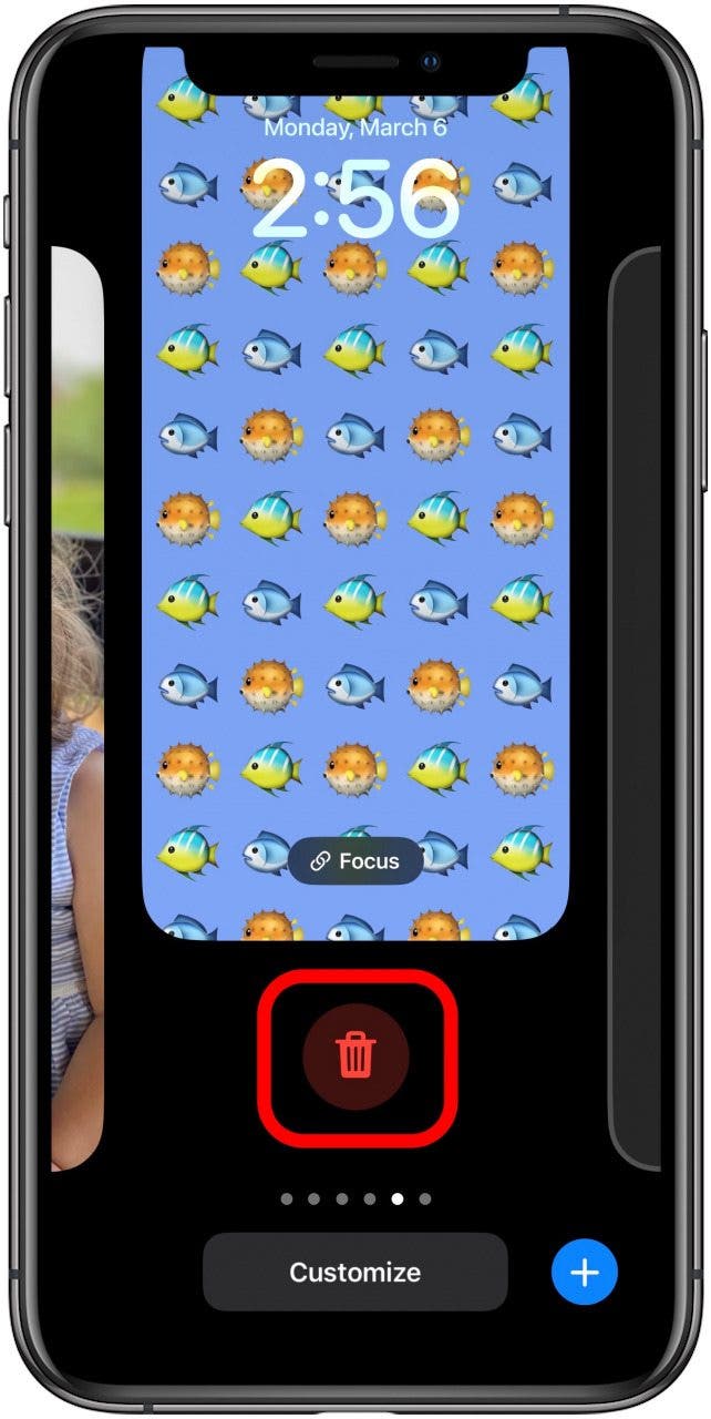 Tippen Sie auf das Löschen-Symbol, um ein Hintergrundbild auf iOS 16 zu löschen