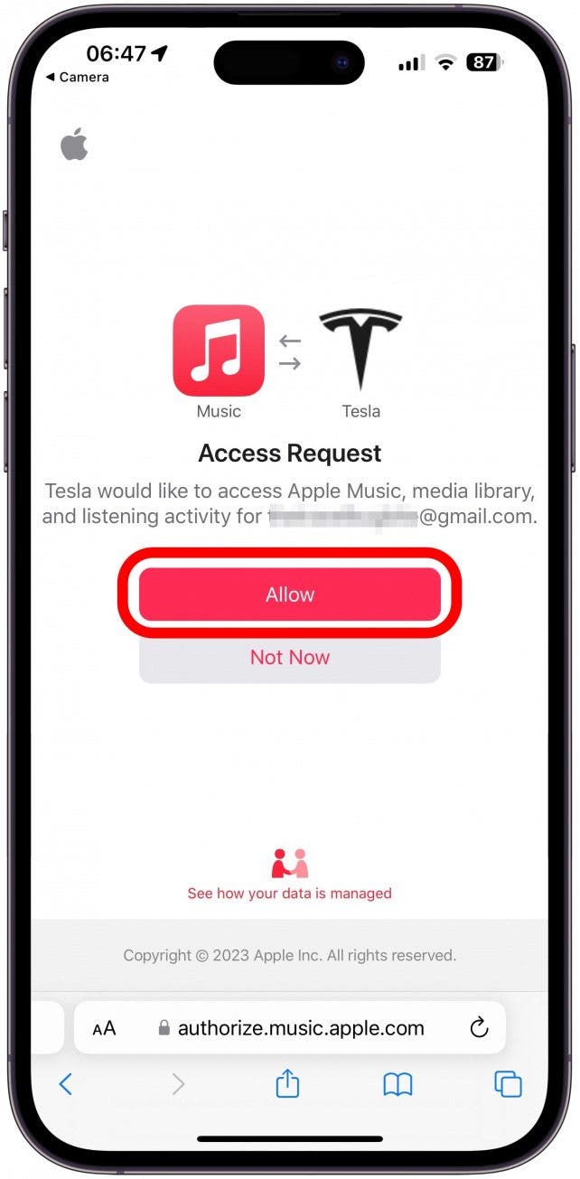 Tippen Sie auf Zulassen, um Tesla Zugriff auf Ihr Apple Music-Konto zu gewähren.