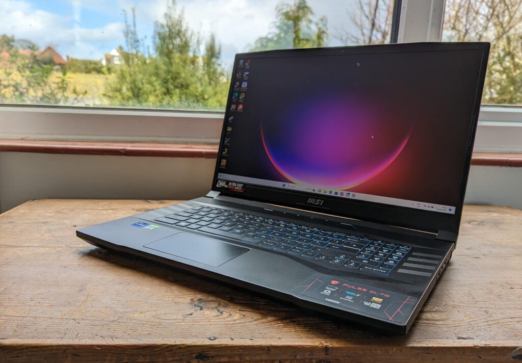 Vorderseite - MSI Pulse GL76 17-Zoll-Gaming-Laptop
