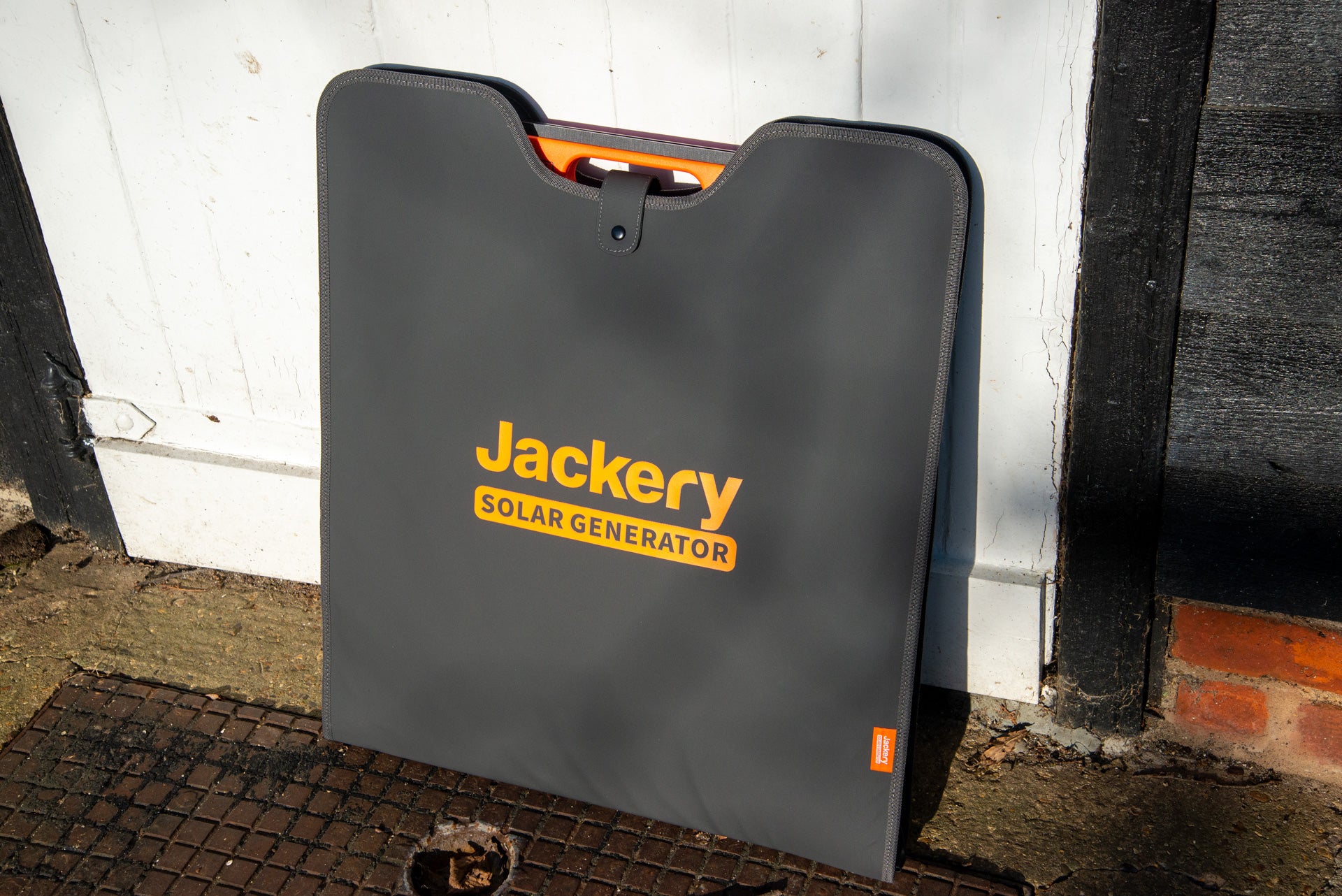 Jackery Explorer 1500 Pro Solarmodul gefaltet