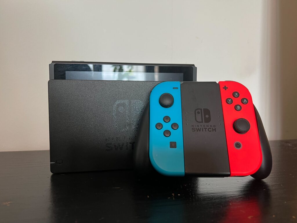 Dock und Controller für Nintendo Switch