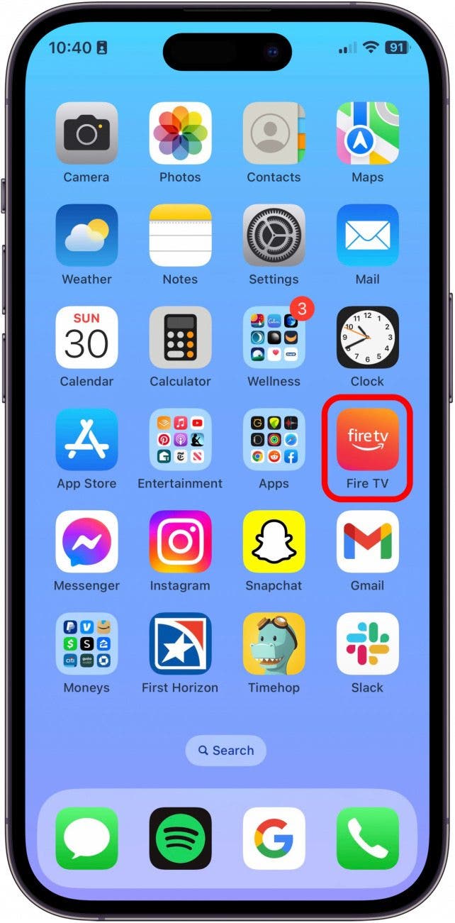Halten Sie auf Ihrem iPhone-Startbildschirm die App gedrückt, die Sie auf Ihrem Startbildschirm ausblenden möchten.