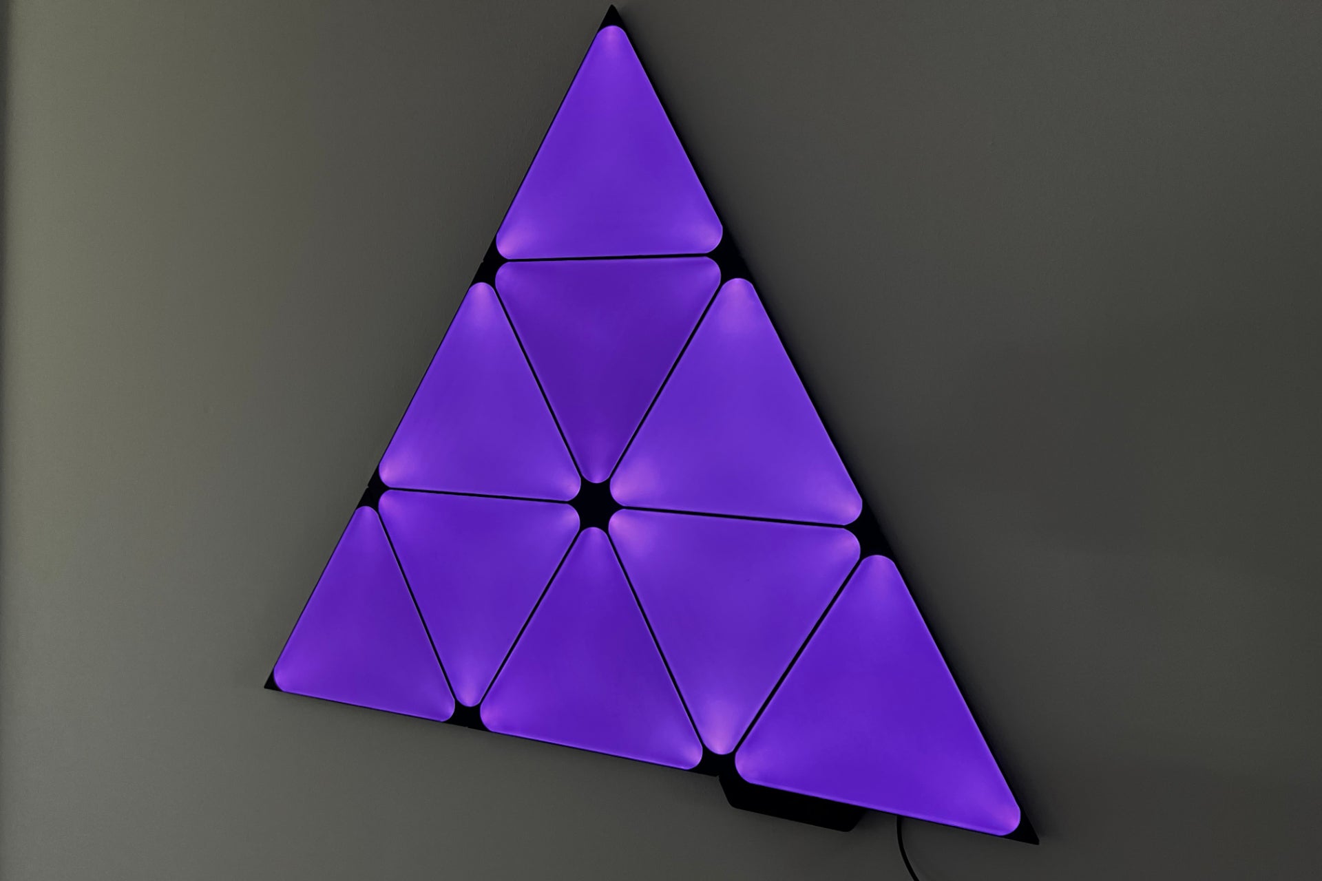 Nanoleaf Shapes Limited Edition Ultra Black Triangles leuchten