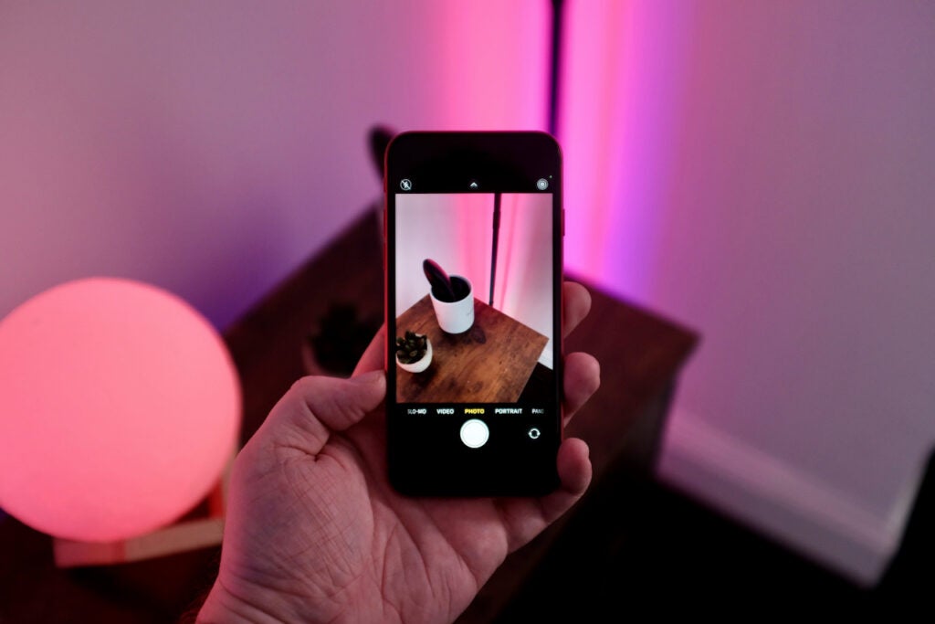Mit dem iPhone SE ein Foto bei schlechten Lichtverhältnissen aufnehmen