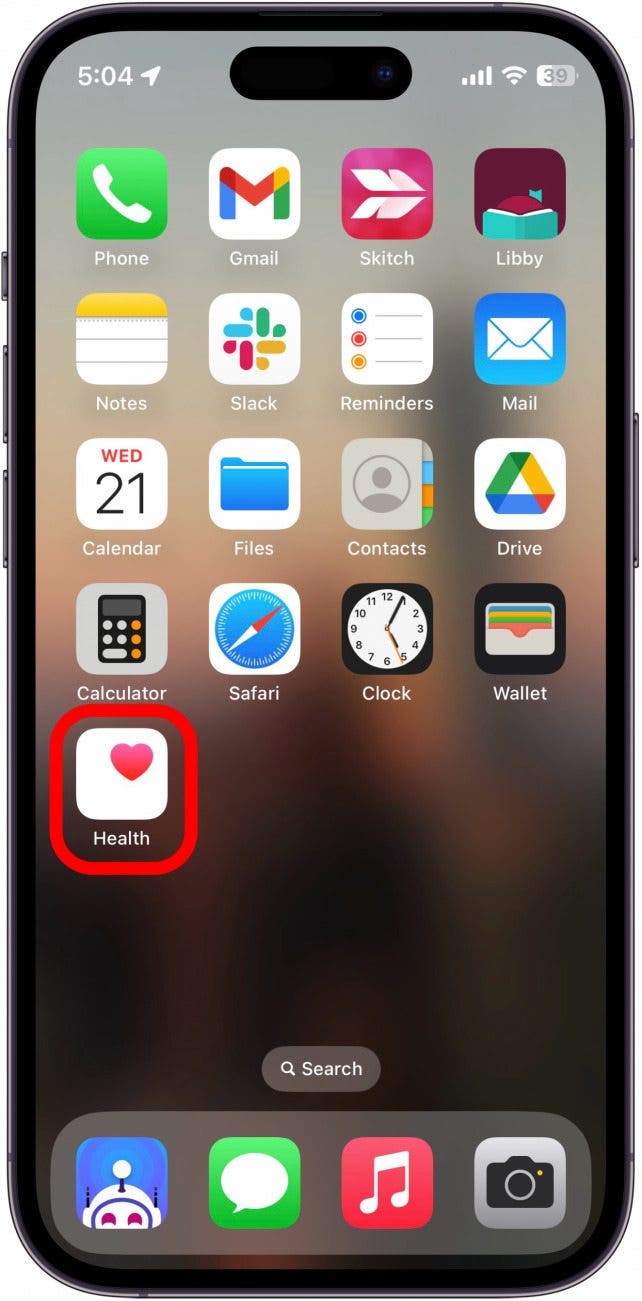Screenshot des iPhone-Startbildschirms mit der rot eingekreisten Gesundheits-App