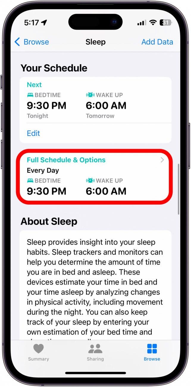 Screenshot des Schlafmenüs der iPhone-Gesundheits-App mit vollständigem Zeitplan und rot eingekreisten Optionen