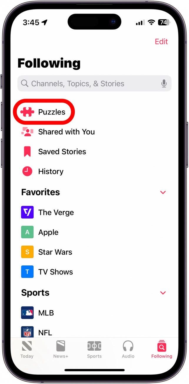 Apple-News-App mit rot eingekreister Rätselschaltfläche
