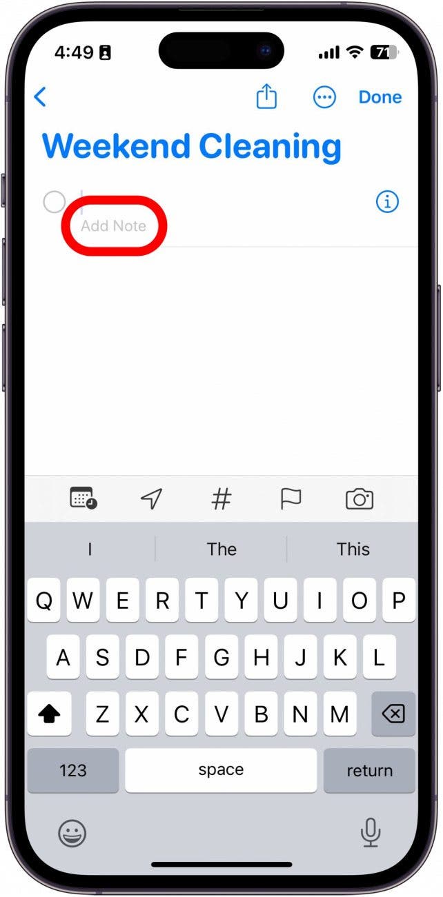 iPhone-Erinnerungsliste mit der rot eingekreisten Schaltfläche „Notizen hinzufügen“.