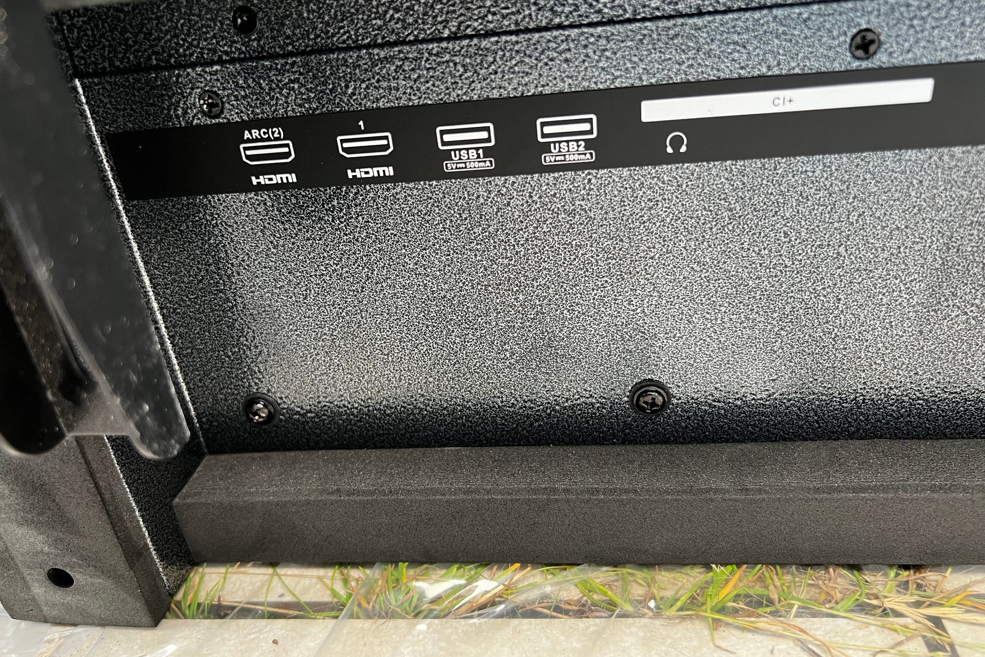 Sylvox 43-Zoll Deck Pro Outdoor-TV-Eingänge