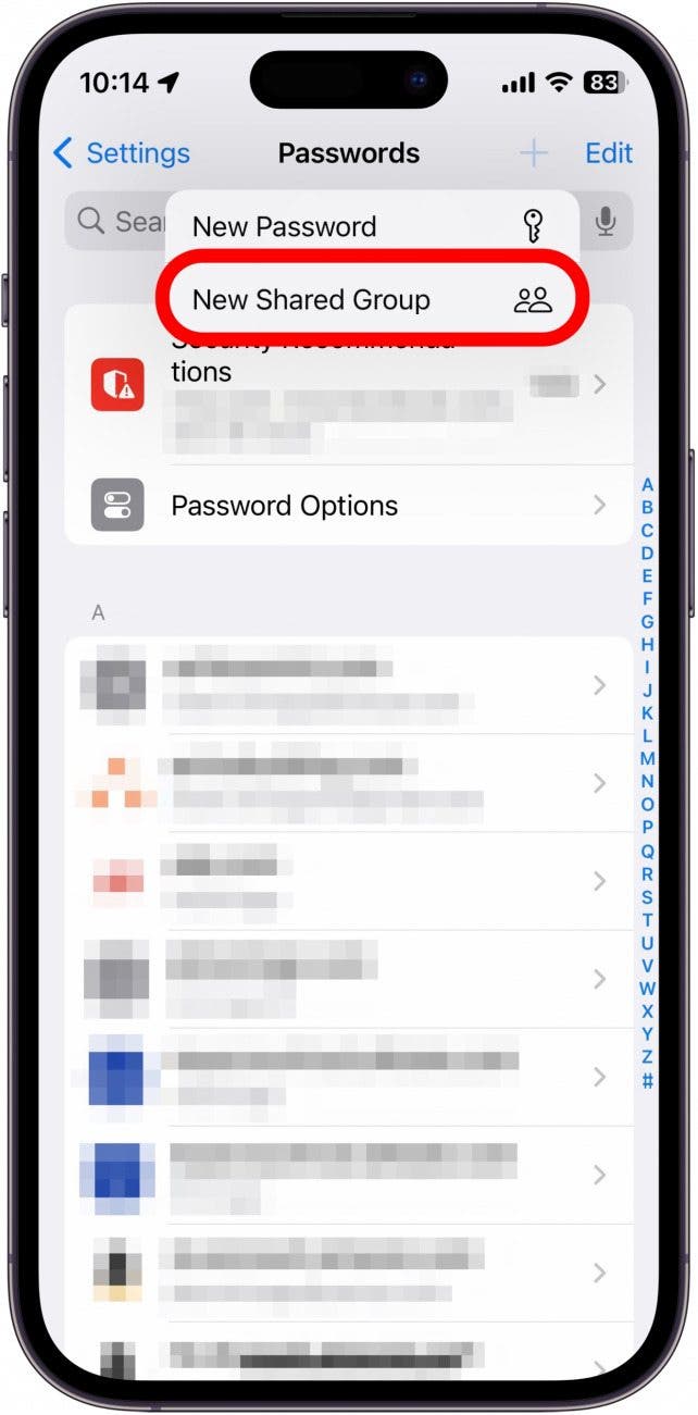 iPhone-Passworteinstellungen mit rot eingekreister Schaltfläche „Neue gemeinsame Gruppe“.