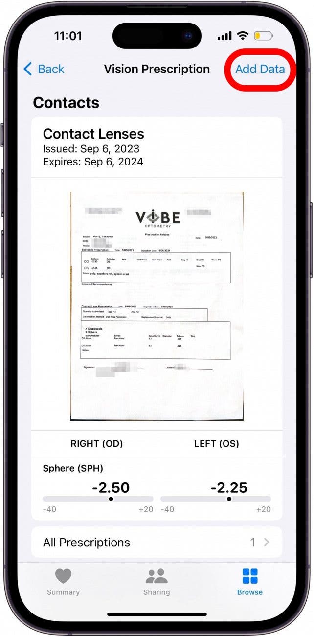 iPhone Vision-Rezeptbildschirm mit Scan des Papierrezepts und der rot eingekreisten Schaltfläche „Daten hinzufügen“.