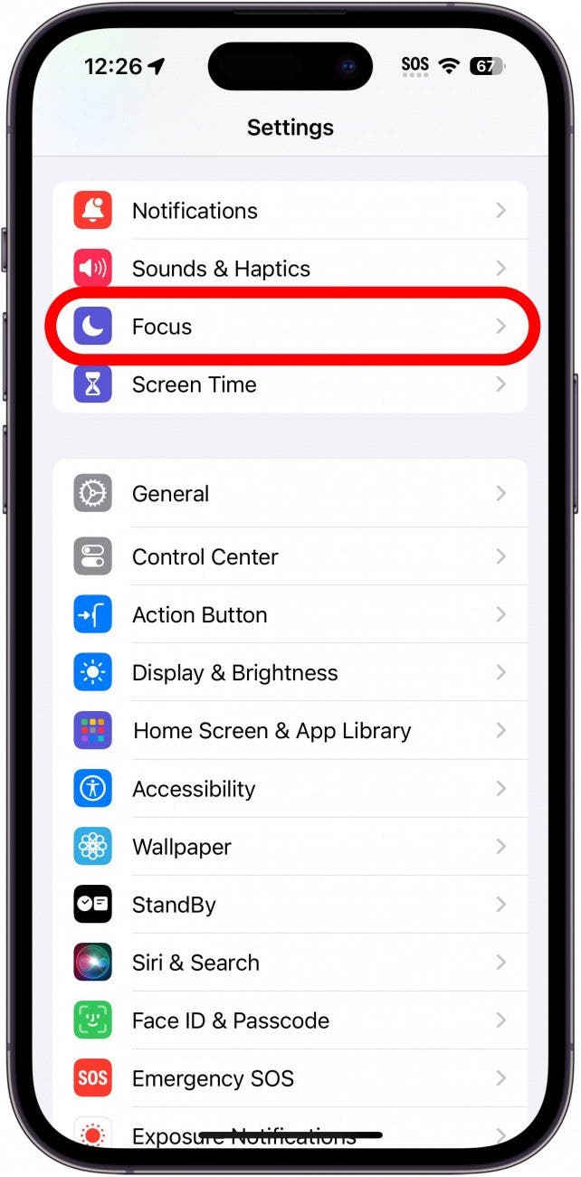 iPhone-Einstellungen mit rot eingekreister Fokusoption