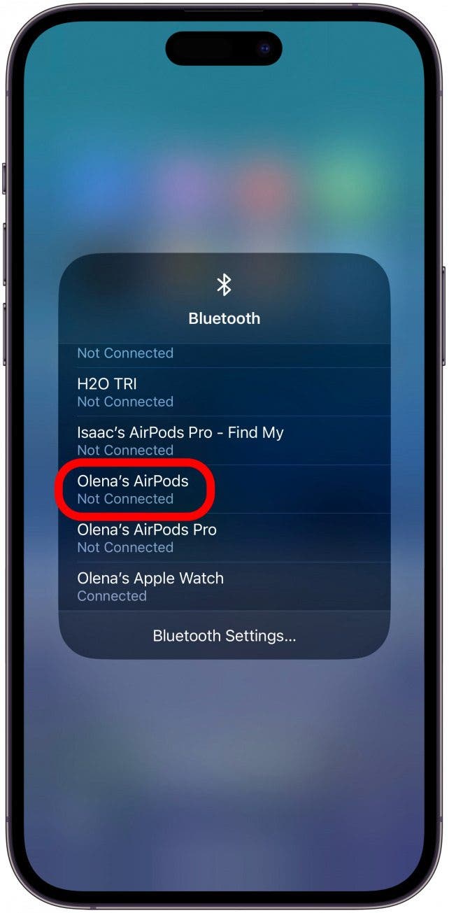 Stellen Sie sicher, dass Ihre AirPods als Ausgabegerät auf Ihrem iPhone ausgewählt sind.