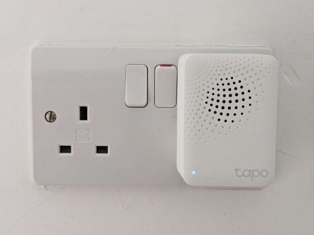 TP-Link Tapo H100 Smart Hub mit angeschlossenem Chime
