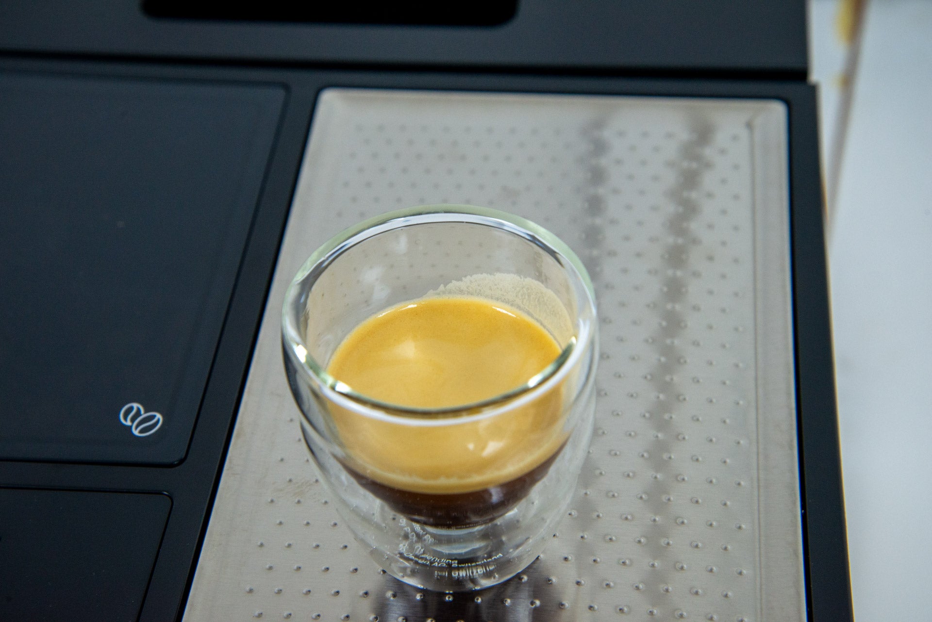 Beko CaffeExperto Bean To Cup Kaffeemaschine Dampfstab für den letzten Espresso