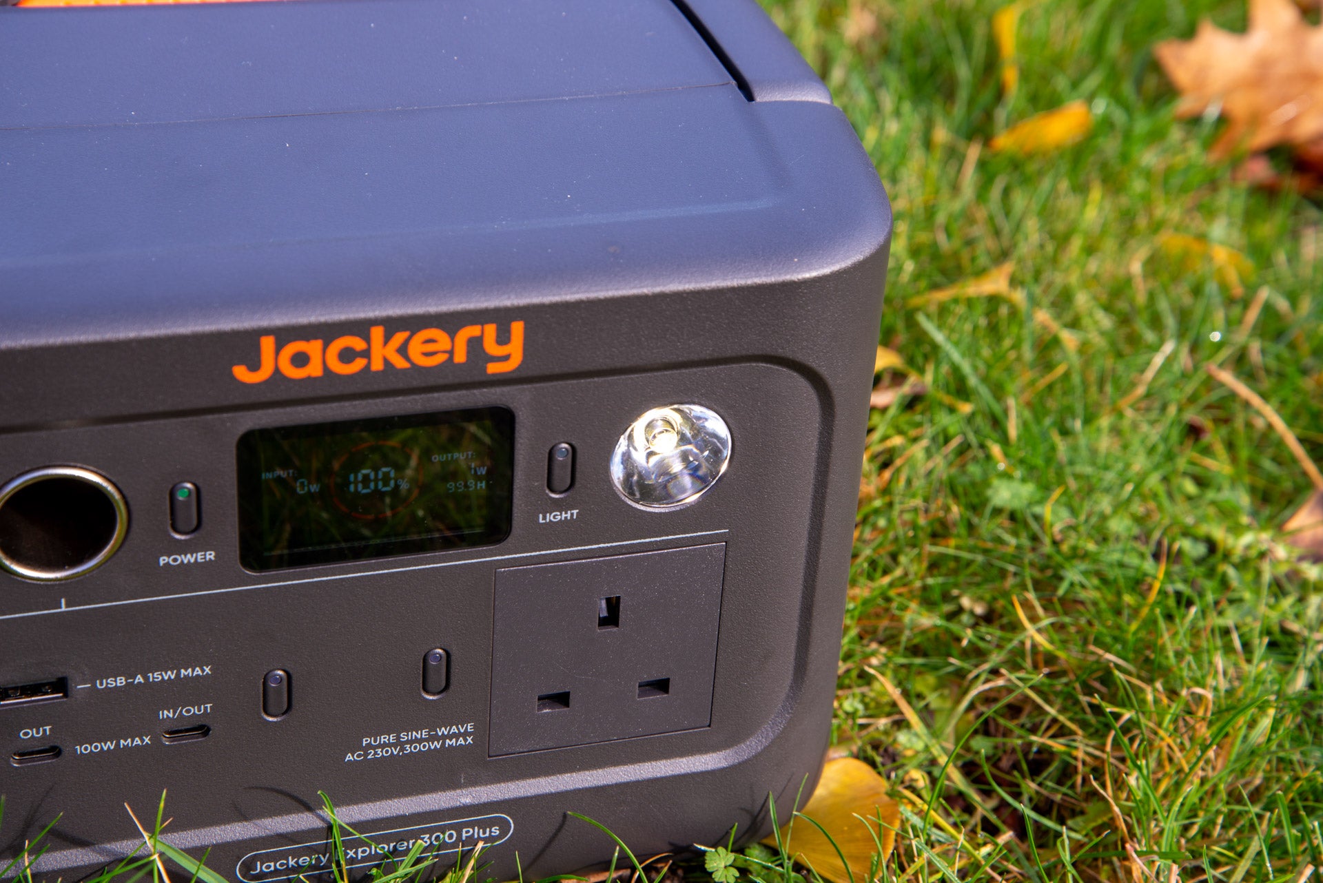 Jackery Explorer 300 Plus Taschenlampe