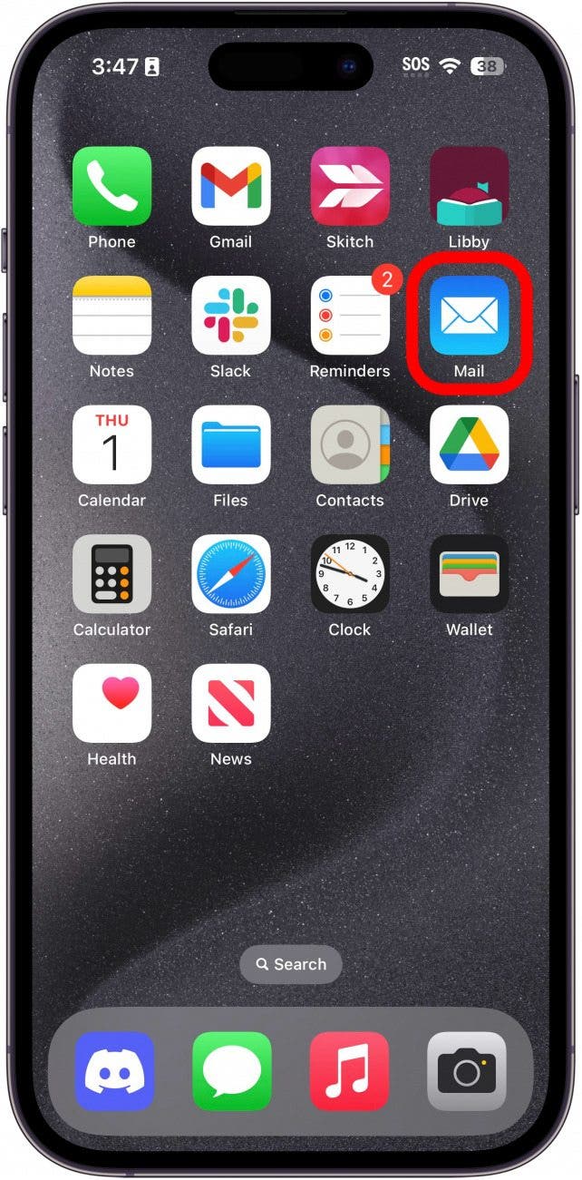 iPhone-Startbildschirm mit rot eingekreister Mail-App