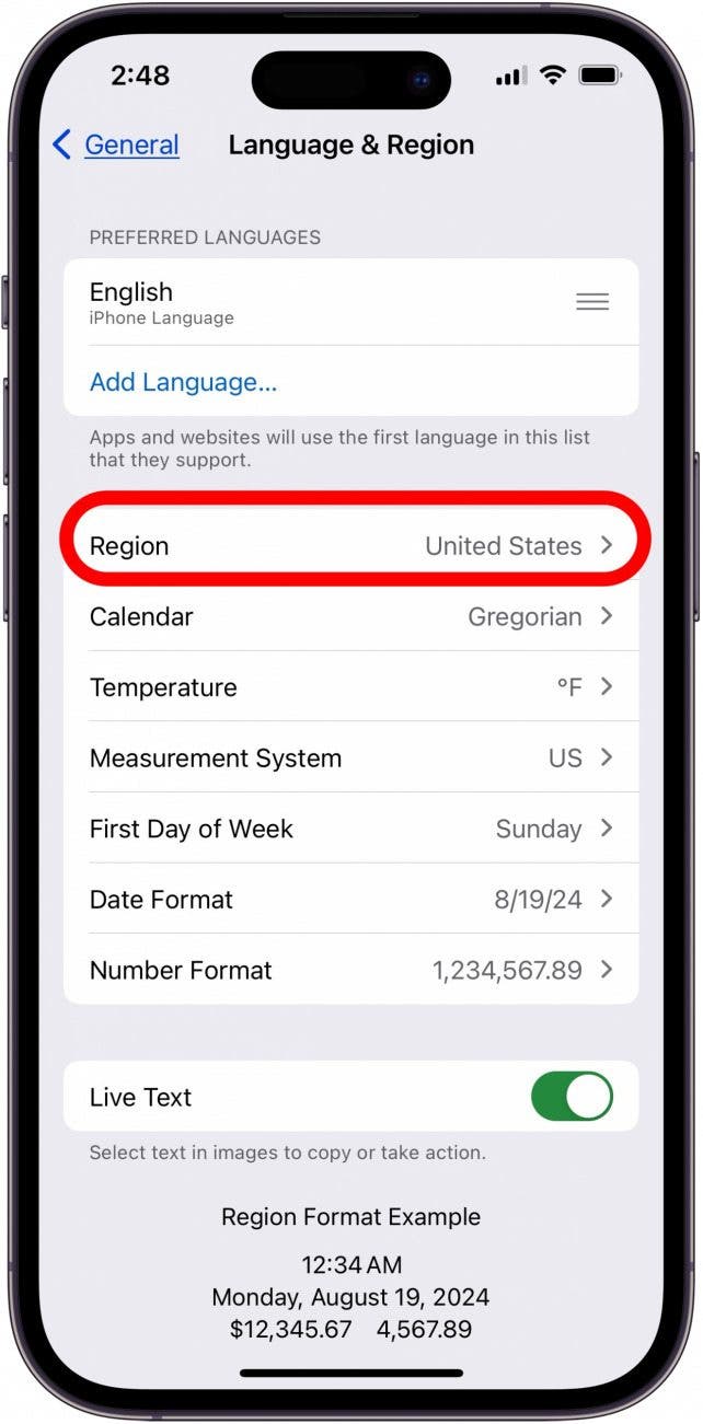 Tippen Sie in den iPhone-Sprach- und Regionseinstellungen auf „Region“.