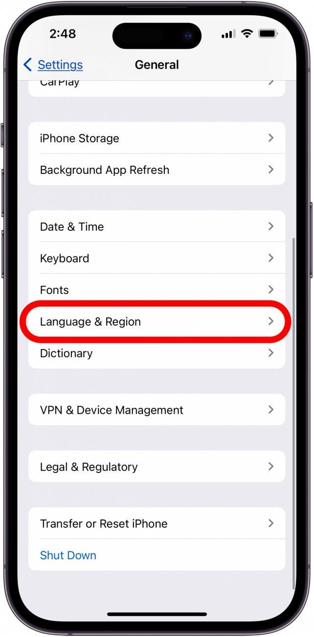 Tippen Sie in den iPhone-Einstellungen auf Sprache und Region