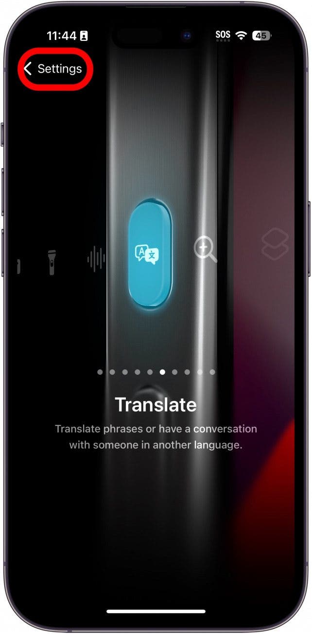 Einstellungen der iPhone-Aktionsschaltfläche mit Übersetzungssymbol und einem roten Kästchen um die Einstellungsschaltfläche
