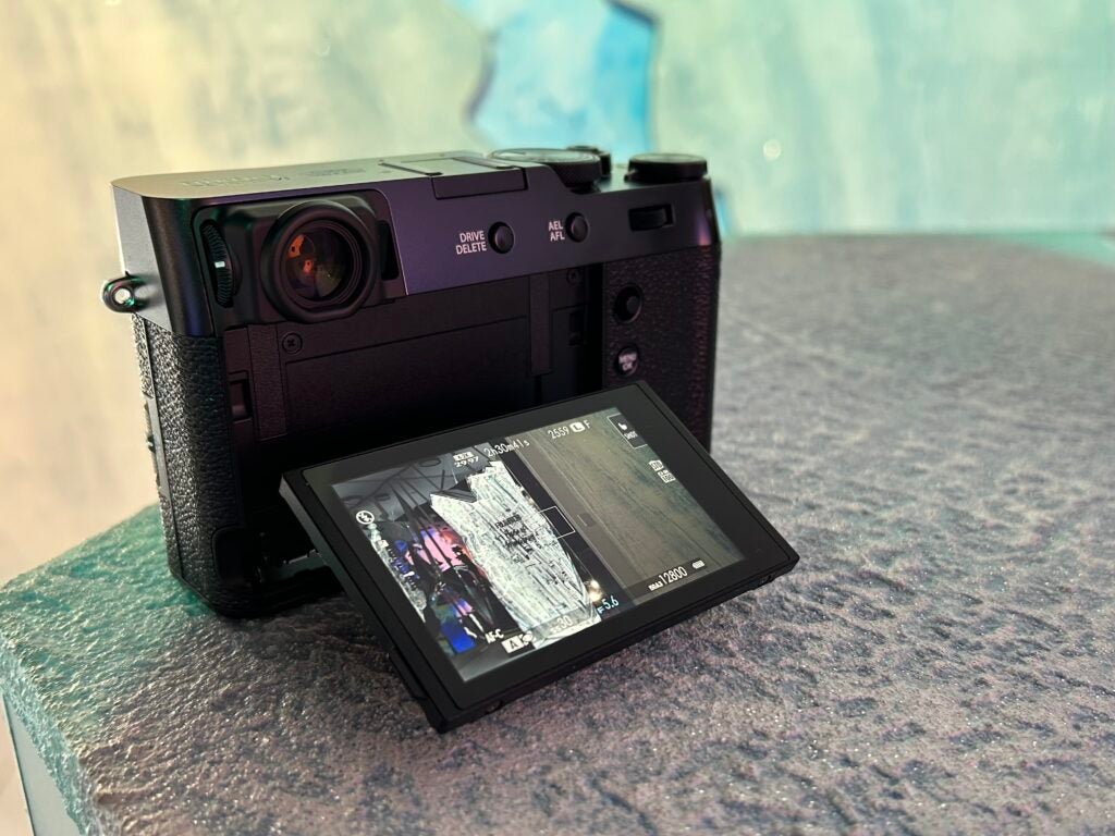 Fujifilm X100VI neigbarer Monitor