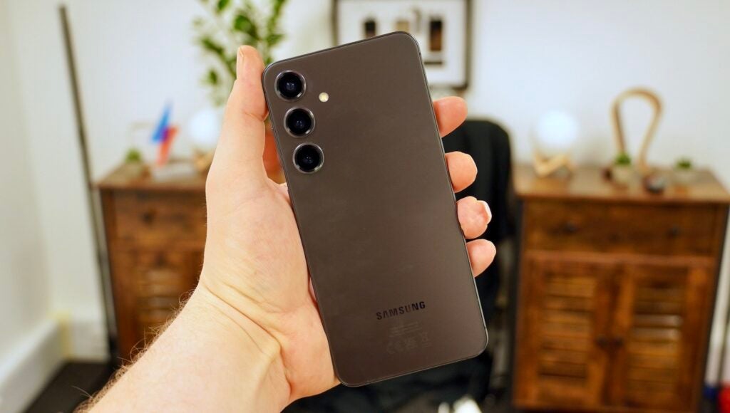 Samsung Galaxy S24 Plus in der Hand
