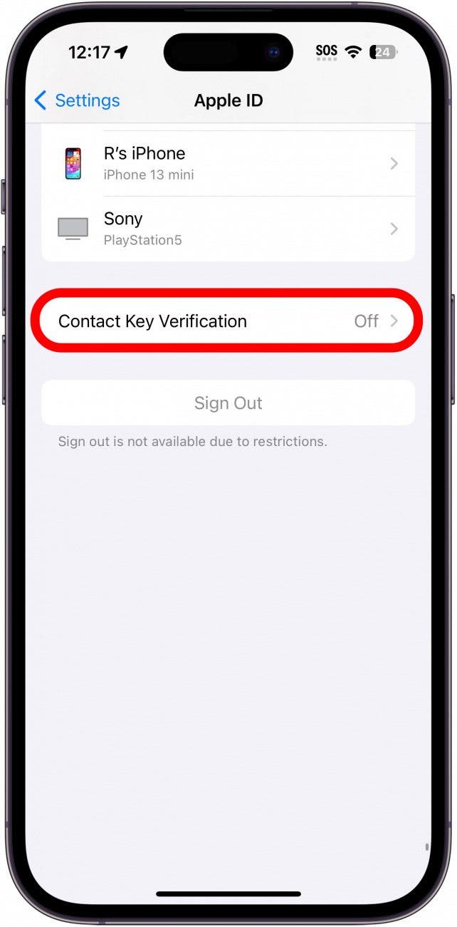 iPhone-Kontoeinstellungen mit rot eingekreister Kontaktschlüsselüberprüfung