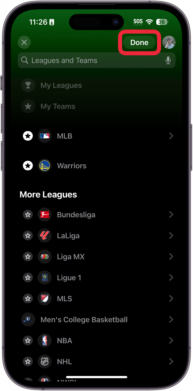 iPhone-Sport-App, die Ligen und Teams mit einem roten Kästchen um die Schaltfläche „Fertig“ anzeigt