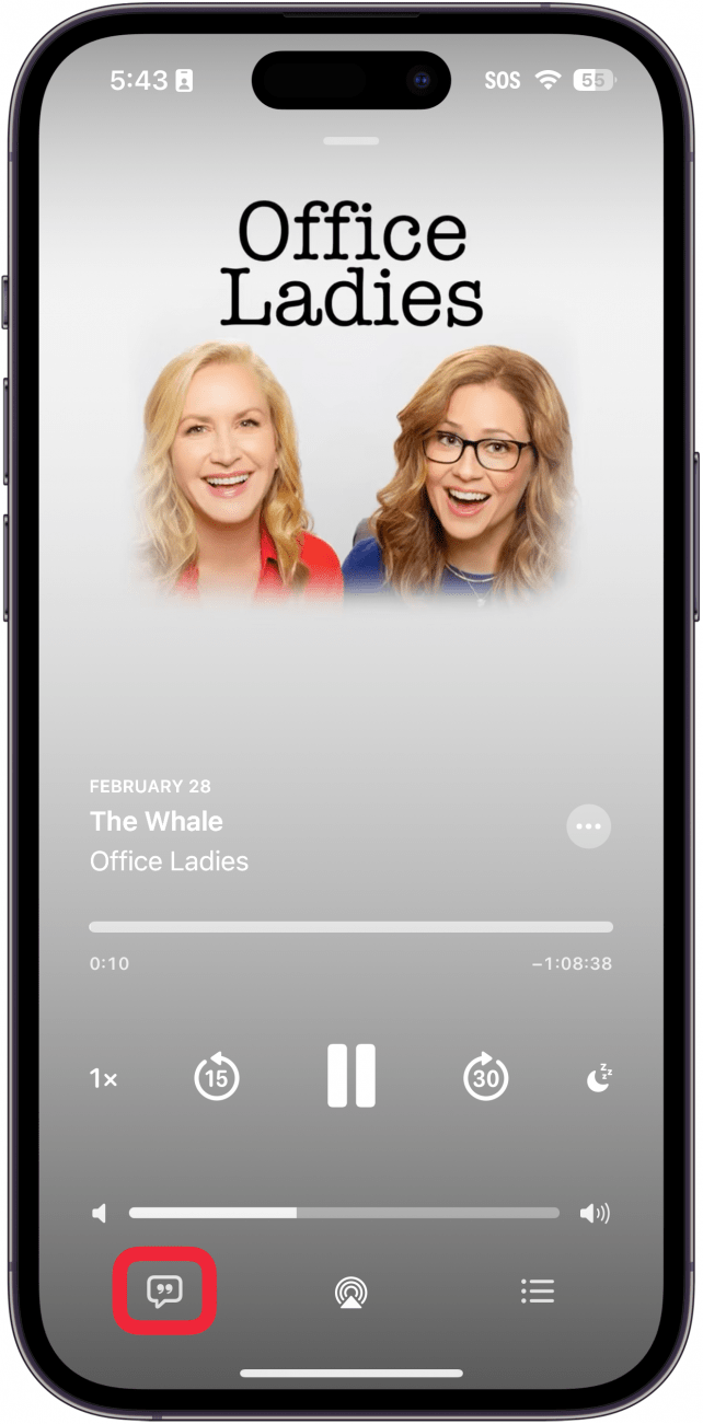 iPhone-Apple-Podcasts werden jetzt auf dem Bildschirm mit einem roten Kästchen um die Transkriptionsschaltfläche abgespielt