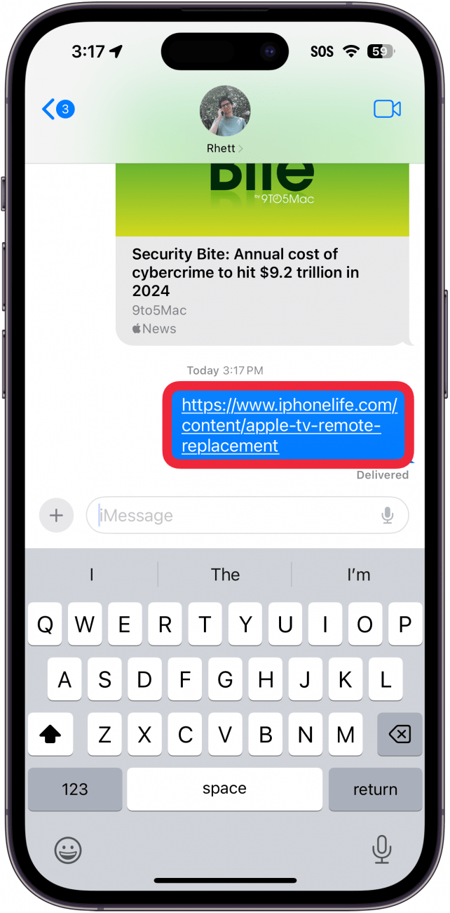 iPhone-Nachrichten-App-Konversation mit einer blauen Blase mit einer anklickbaren URL darin und einem roten Kästchen um die Blase